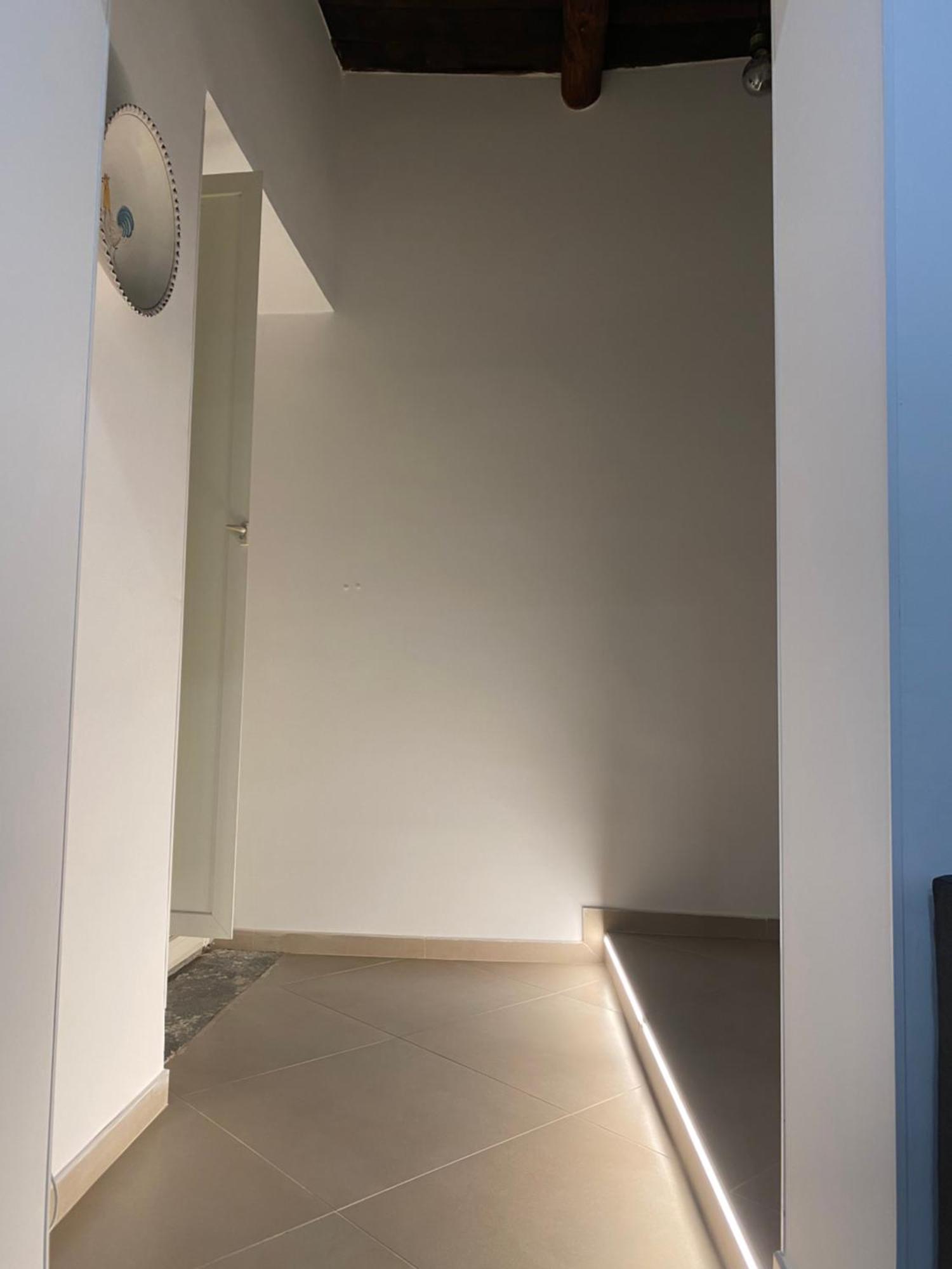 All'Imbrunire Exlusive Apartment 萨莱诺 外观 照片