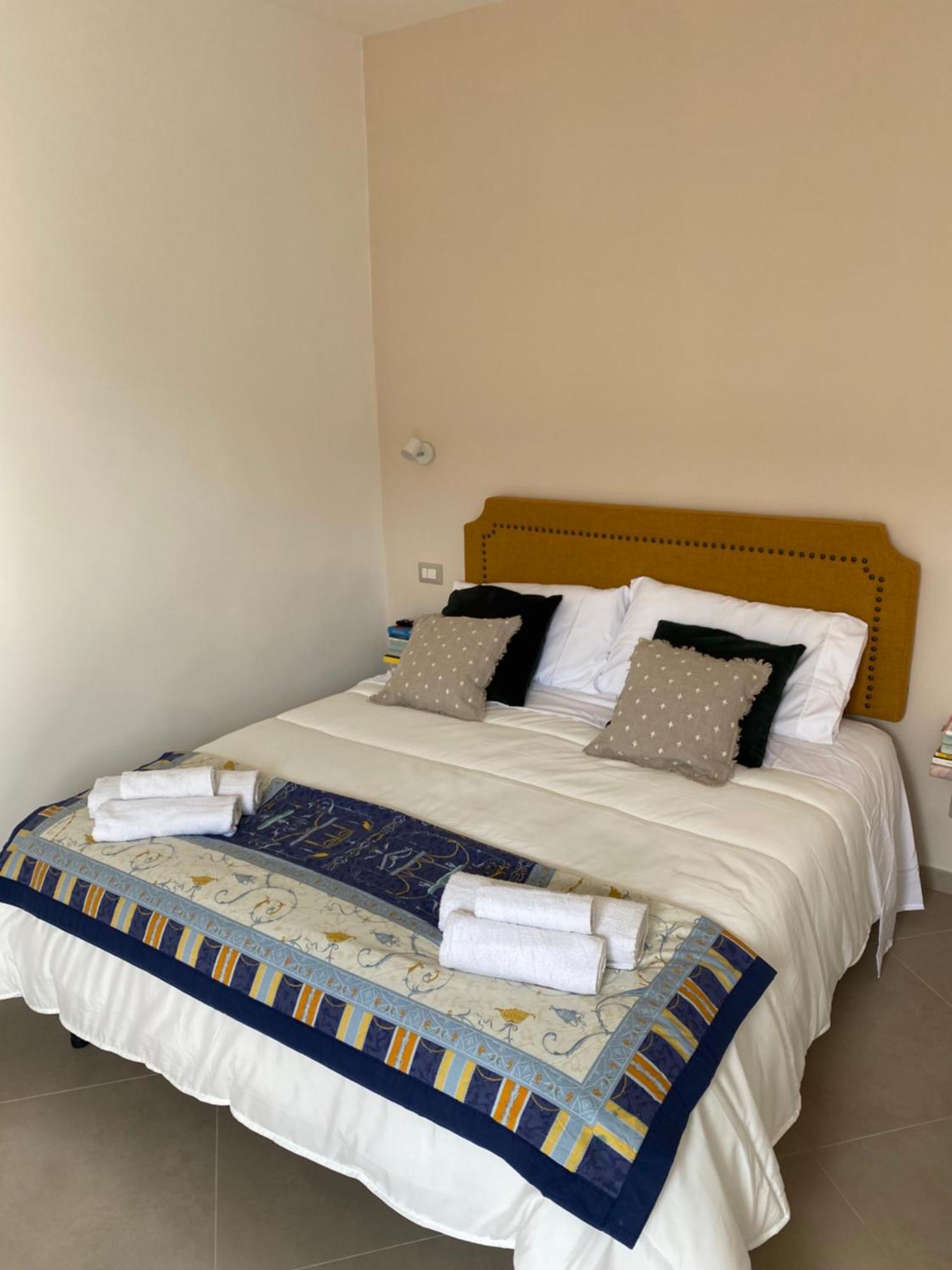 All'Imbrunire Exlusive Apartment 萨莱诺 外观 照片